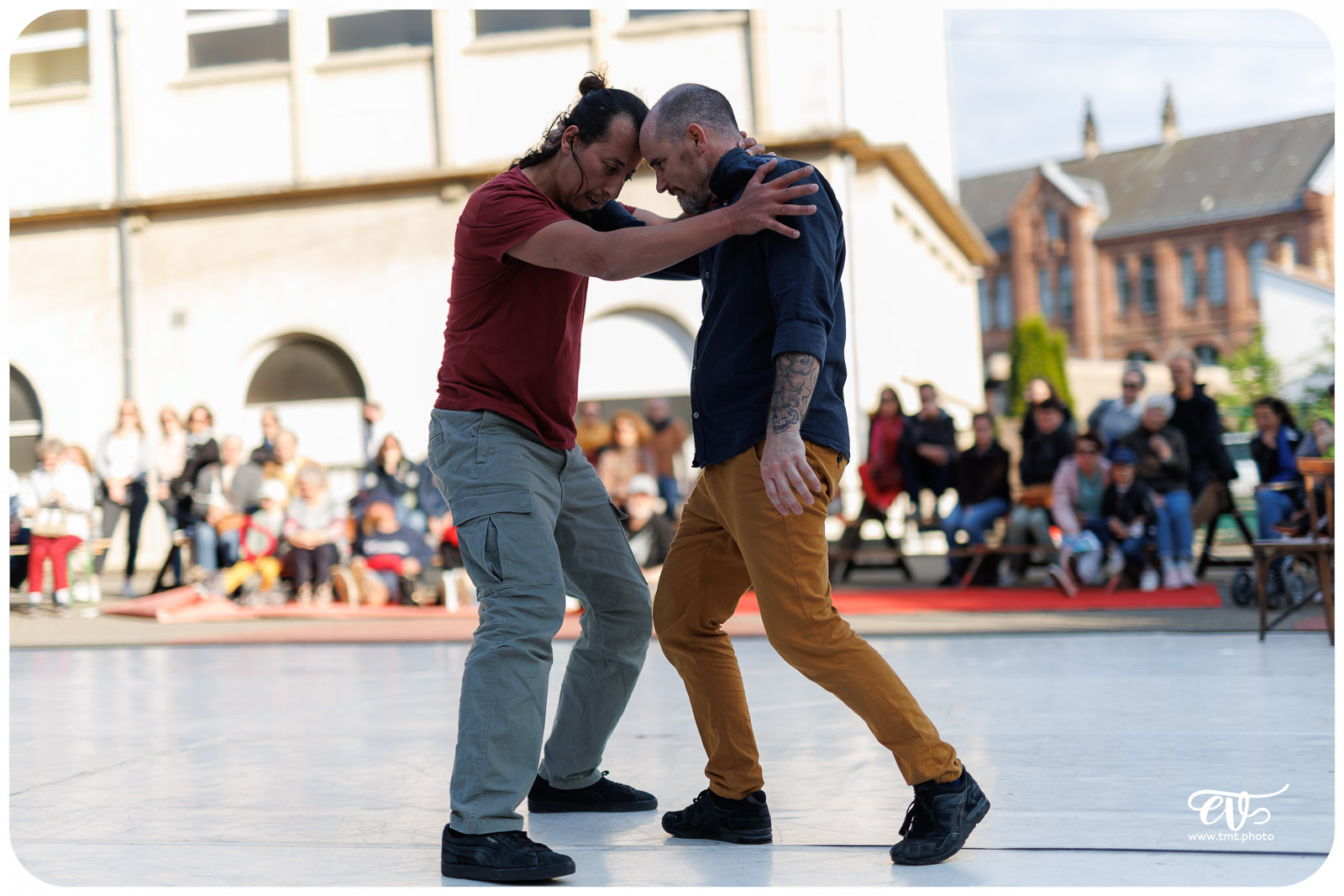 NO MAN'S LAND (CIE DARUMA)